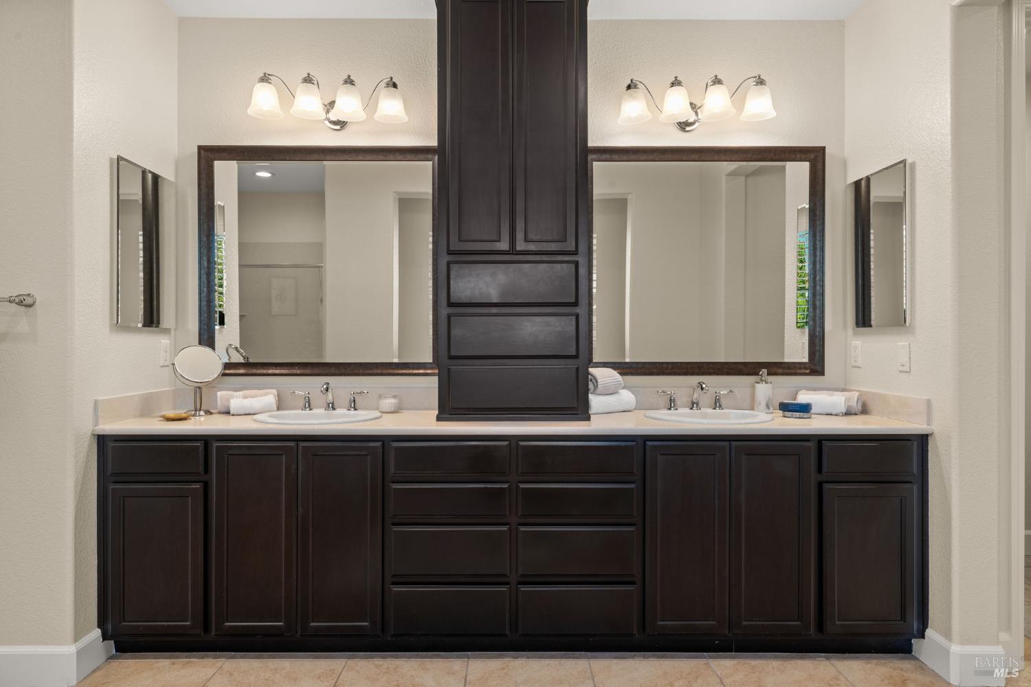 Detail Gallery Image 62 of 88 For 685 Elderberry Loop, Vacaville,  CA 95688 - 5 Beds | 4/1 Baths