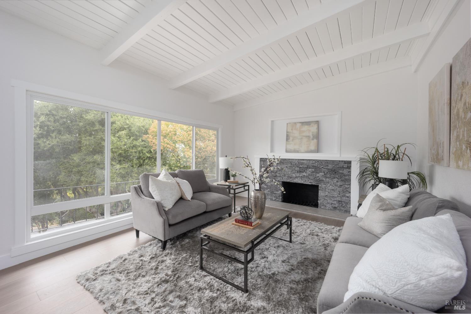 Detail Gallery Image 7 of 27 For 247 Coughlan St, Vallejo,  CA 94590 - 3 Beds | 2 Baths