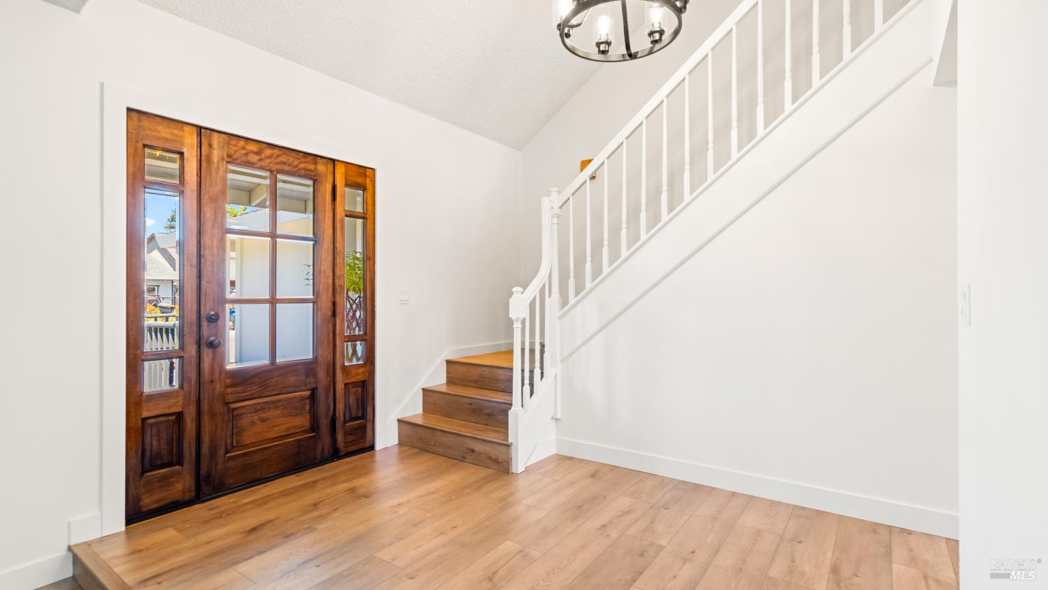 Detail Gallery Image 8 of 49 For 6032 Elsa Ave, Rohnert Park,  CA 94928 - 4 Beds | 3 Baths