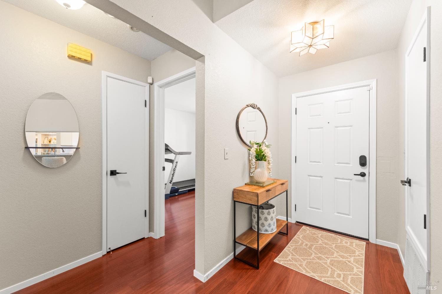Detail Gallery Image 4 of 41 For 373 Clydesdale Dr, Vallejo,  CA 94591 - 3 Beds | 2 Baths