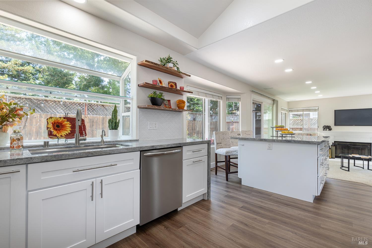 Detail Gallery Image 12 of 45 For 2285 Dancing Penny Way, Santa Rosa,  CA 95403 - 4 Beds | 2/1 Baths