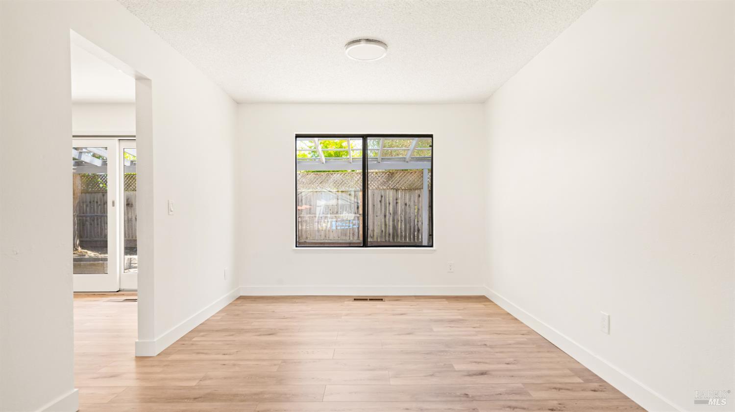 Detail Gallery Image 12 of 49 For 6032 Elsa Ave, Rohnert Park,  CA 94928 - 4 Beds | 3 Baths