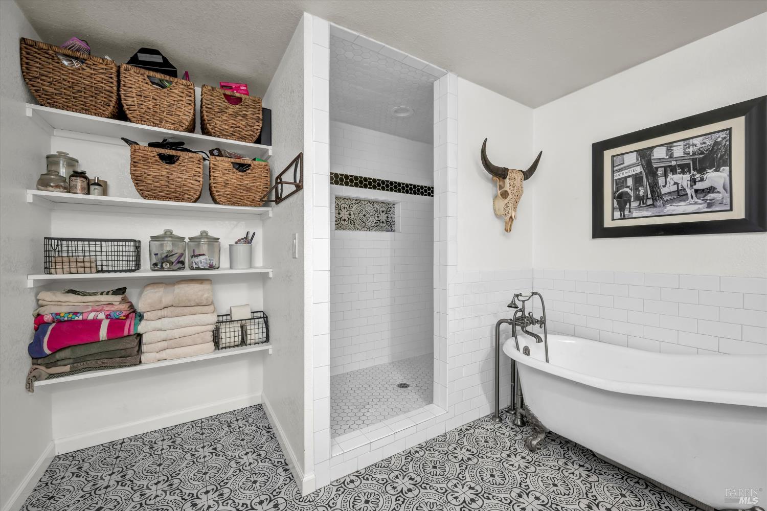 Detail Gallery Image 18 of 56 For 9099 E Side Potter Valley Rd, Potter Valley,  CA 95469 - 3 Beds | 3 Baths