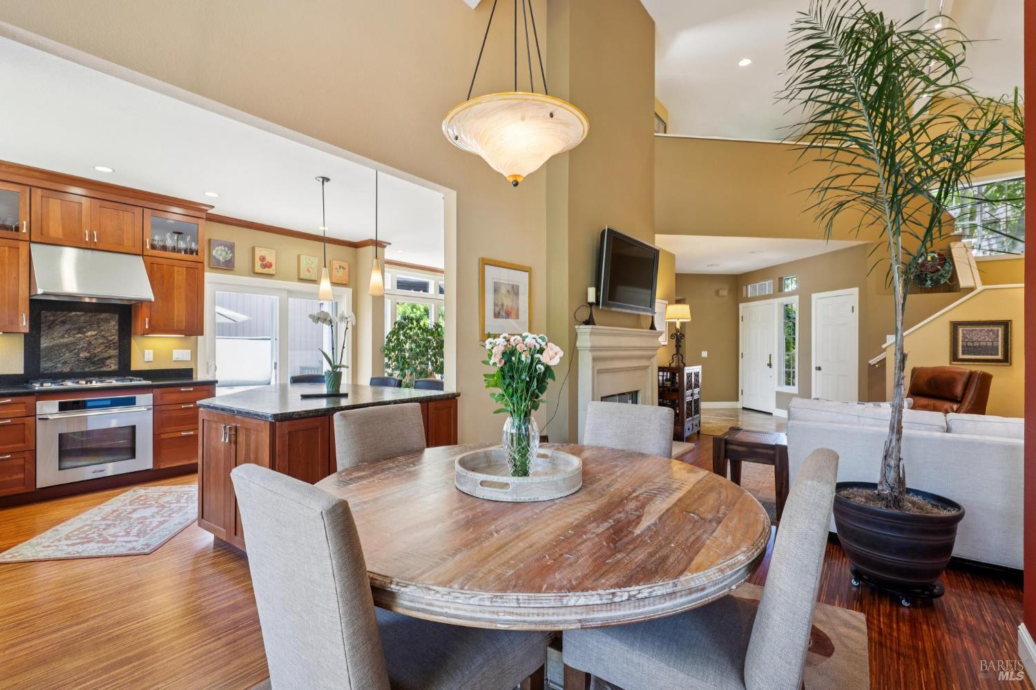 Detail Gallery Image 13 of 43 For 12 Birnam Wood Ct, Petaluma,  CA 94954 - 3 Beds | 2/1 Baths