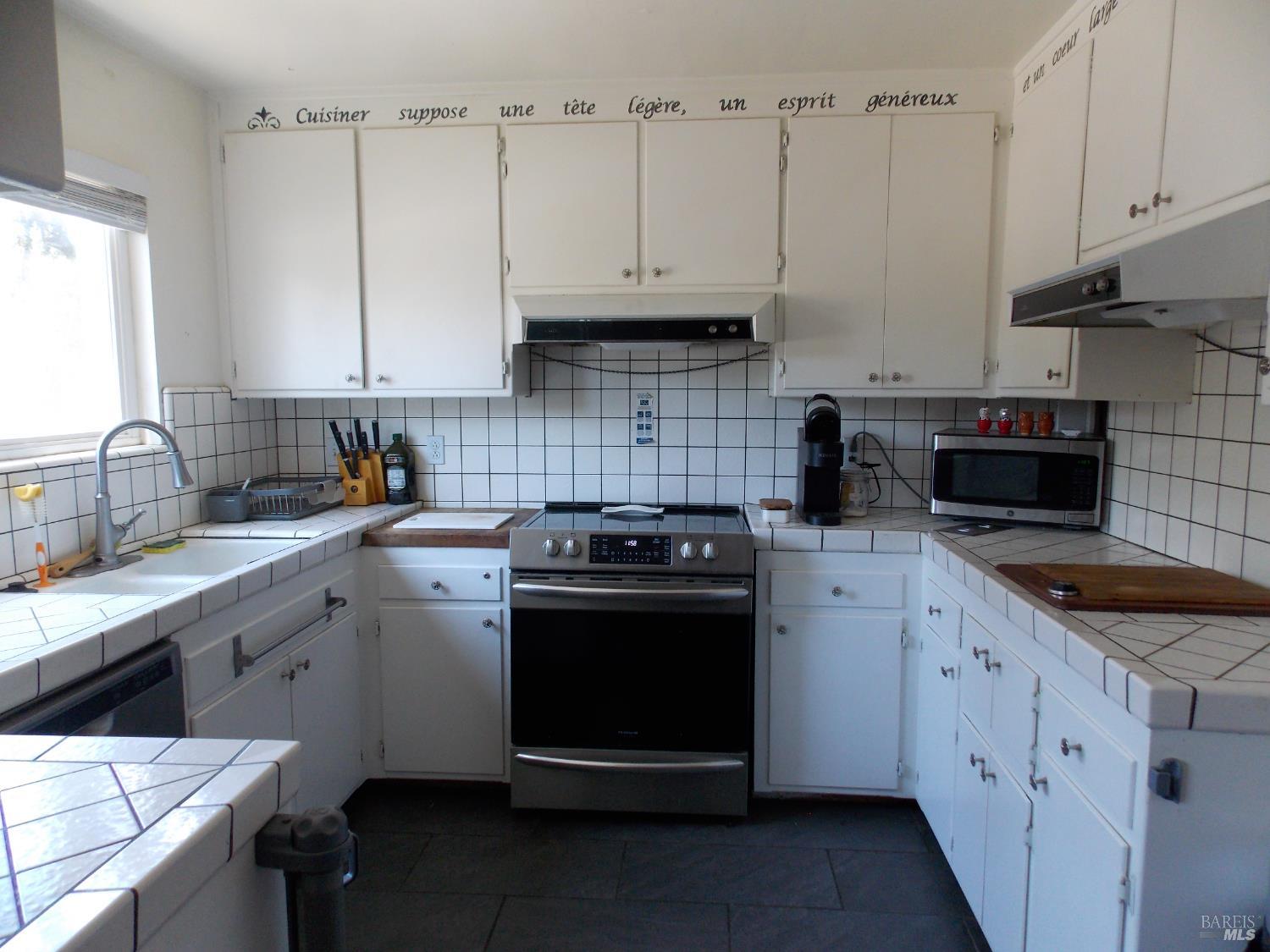 Detail Gallery Image 15 of 29 For 6531 Bridgewood Dr, Santa Rosa,  CA 95409 - 3 Beds | 2 Baths