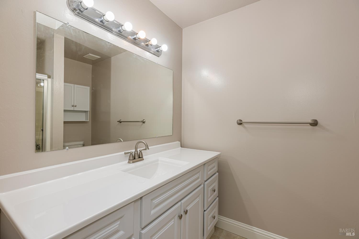 Detail Gallery Image 11 of 33 For 1550 Center Rd #45,  Novato,  CA 94947 - 2 Beds | 1/1 Baths