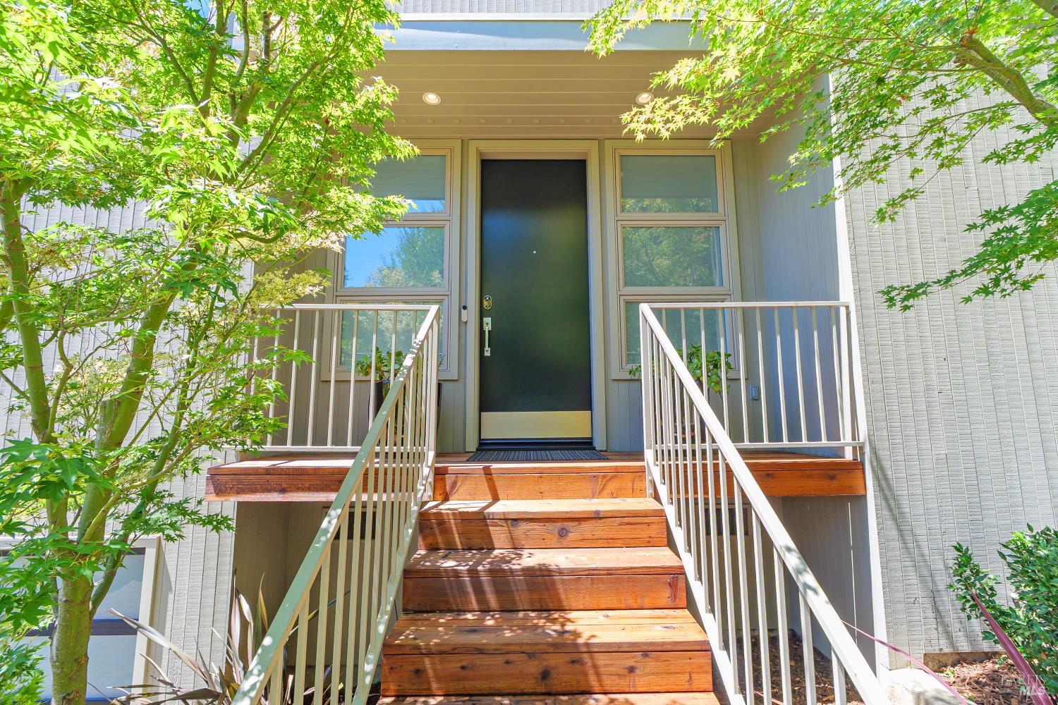 Detail Gallery Image 5 of 27 For 15 Stetson Ave, Kentfield,  CA 94904 - 3 Beds | 2 Baths