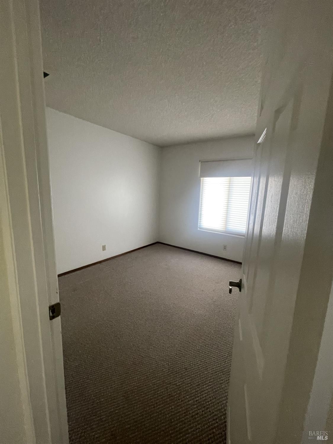 Detail Gallery Image 6 of 11 For 235 Panorama Dr, Benicia,  CA 94510 - 3 Beds | 2 Baths