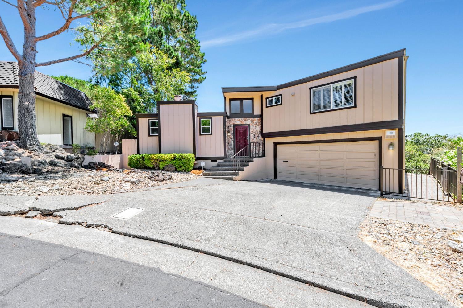 Detail Gallery Image 44 of 44 For 155 Dominican Dr, San Rafael,  CA 94901 - 3 Beds | 2/1 Baths