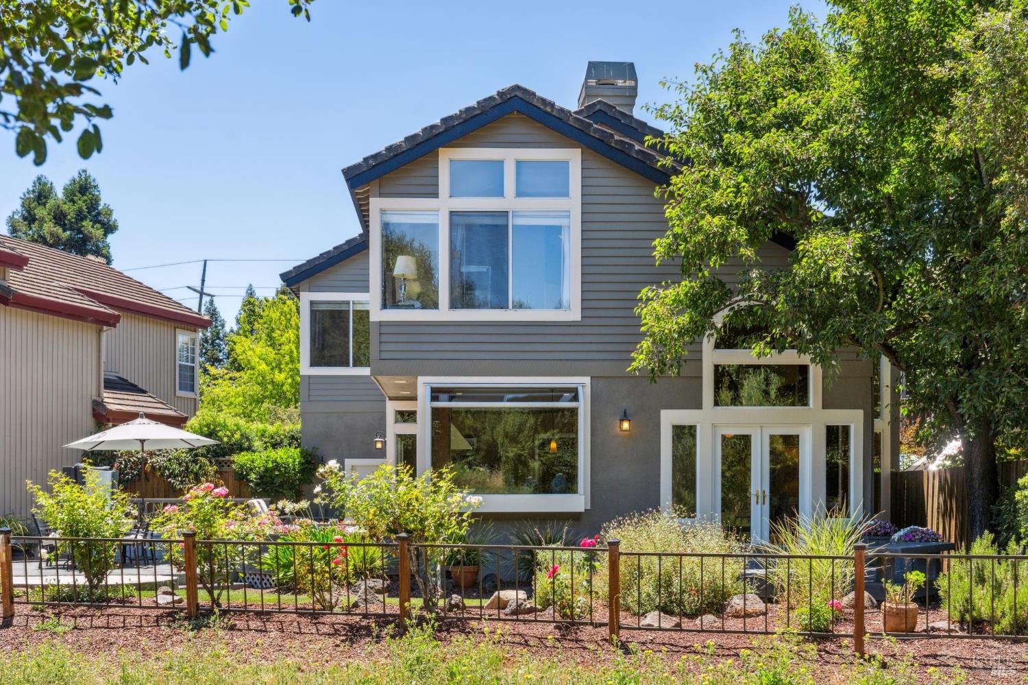 Detail Gallery Image 42 of 43 For 12 Birnam Wood Ct, Petaluma,  CA 94954 - 3 Beds | 2/1 Baths