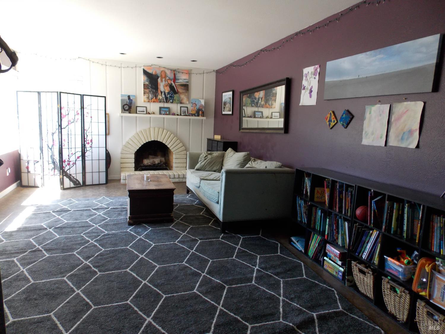 Detail Gallery Image 6 of 29 For 6531 Bridgewood Dr, Santa Rosa,  CA 95409 - 3 Beds | 2 Baths