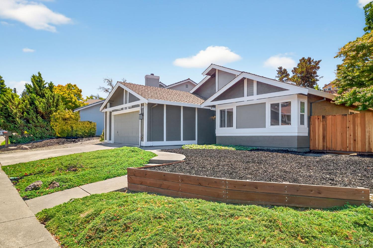 Detail Gallery Image 3 of 48 For 780 Rose Dr, Benicia,  CA 94510 - 3 Beds | 2 Baths