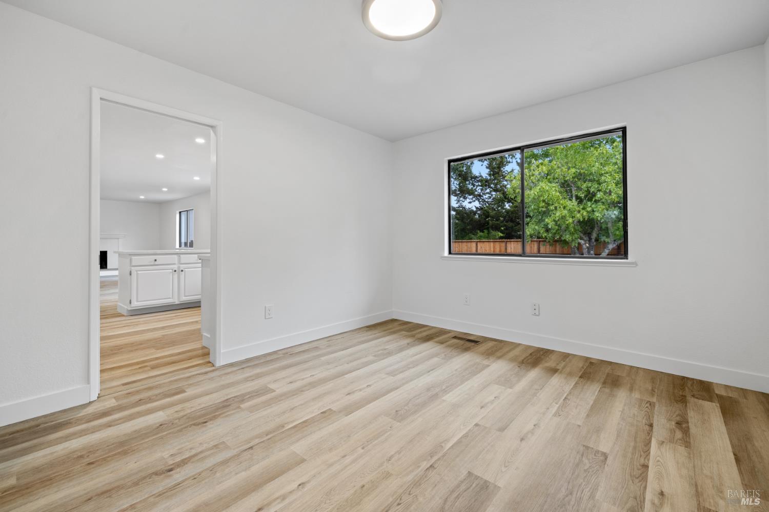 Detail Gallery Image 12 of 36 For 8 Margory Ct, Novato,  CA 94947 - 3 Beds | 2/1 Baths