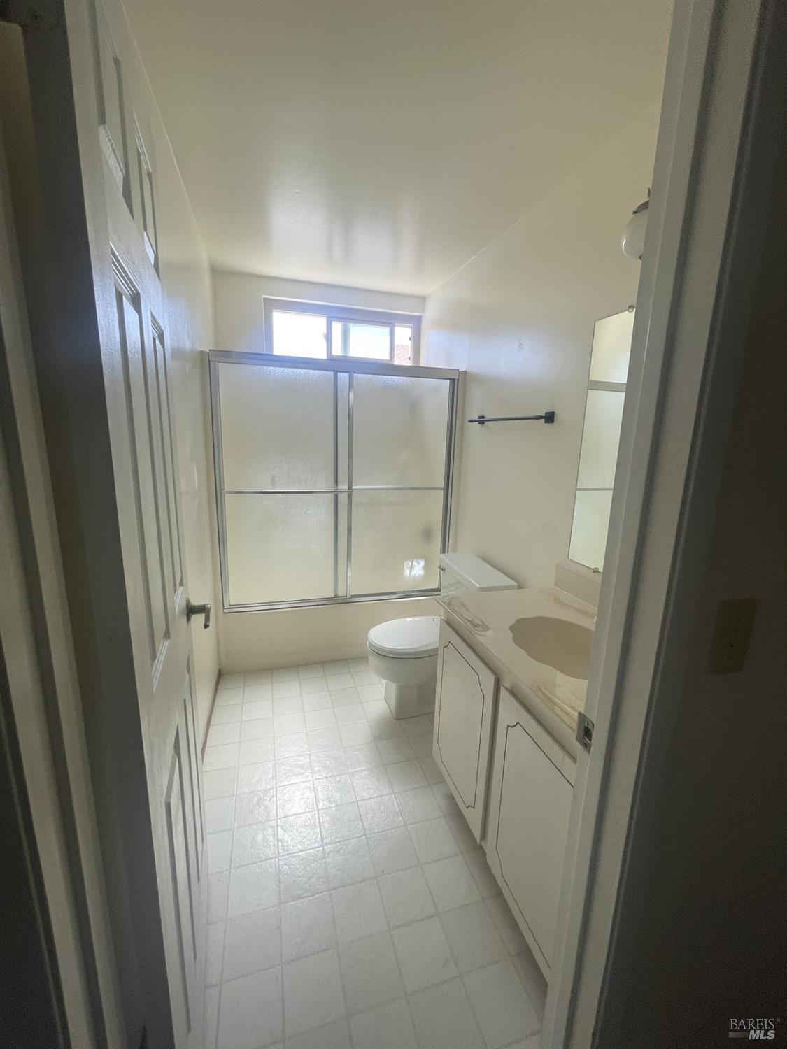 Detail Gallery Image 9 of 11 For 235 Panorama Dr, Benicia,  CA 94510 - 3 Beds | 2 Baths