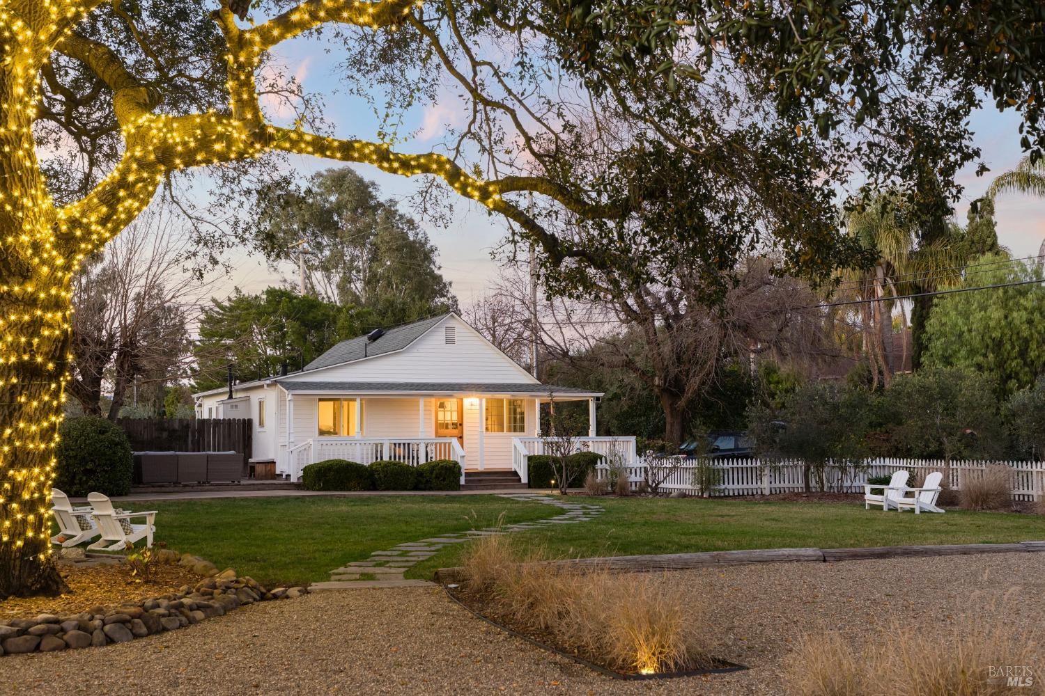 Detail Gallery Image 3 of 29 For 19440 Cypress Rd, Sonoma,  CA 95476 - 3 Beds | 2/1 Baths