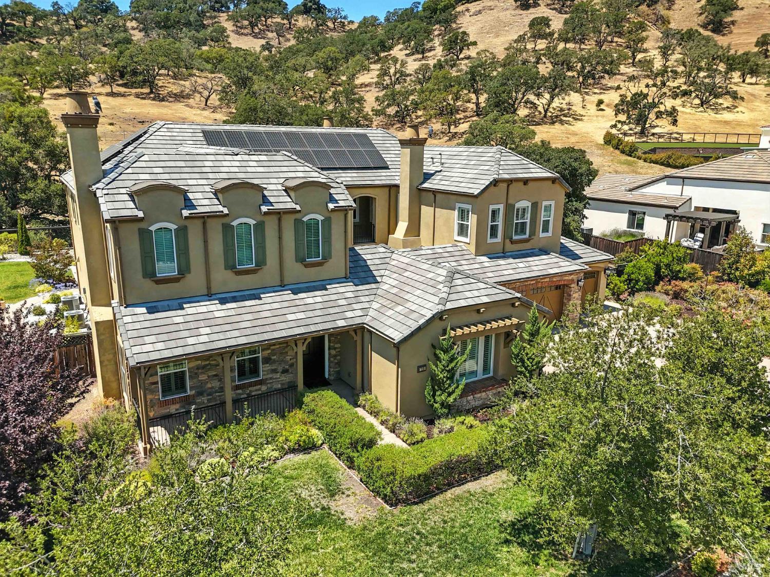 Detail Gallery Image 3 of 37 For 715 Bridle Ridge Dr, Fairfield,  CA 94534 - 5 Beds | 5/1 Baths