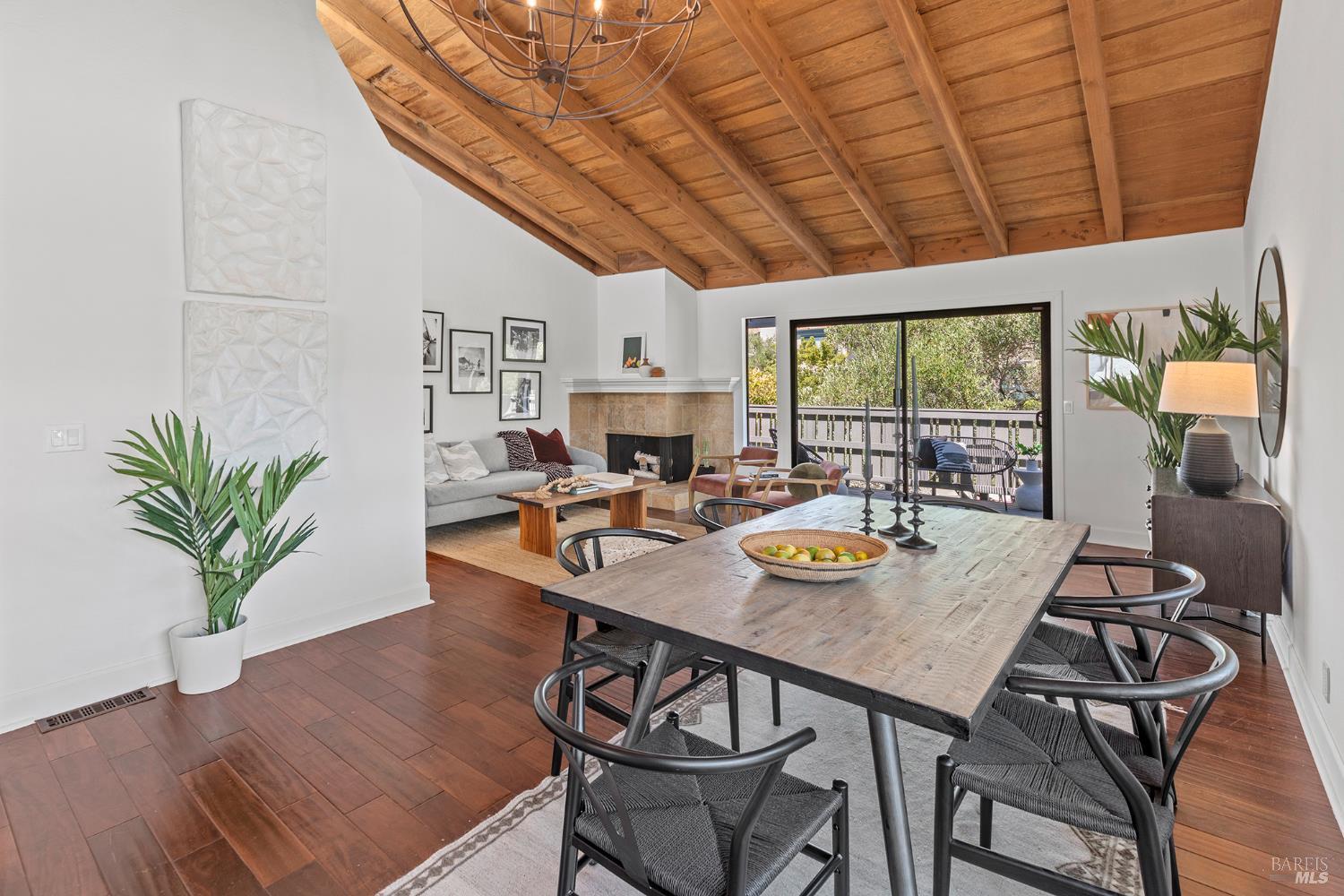 Detail Gallery Image 4 of 27 For 805 S Eliseo Dr #1,  Greenbrae,  CA 94904 - 3 Beds | 1/1 Baths