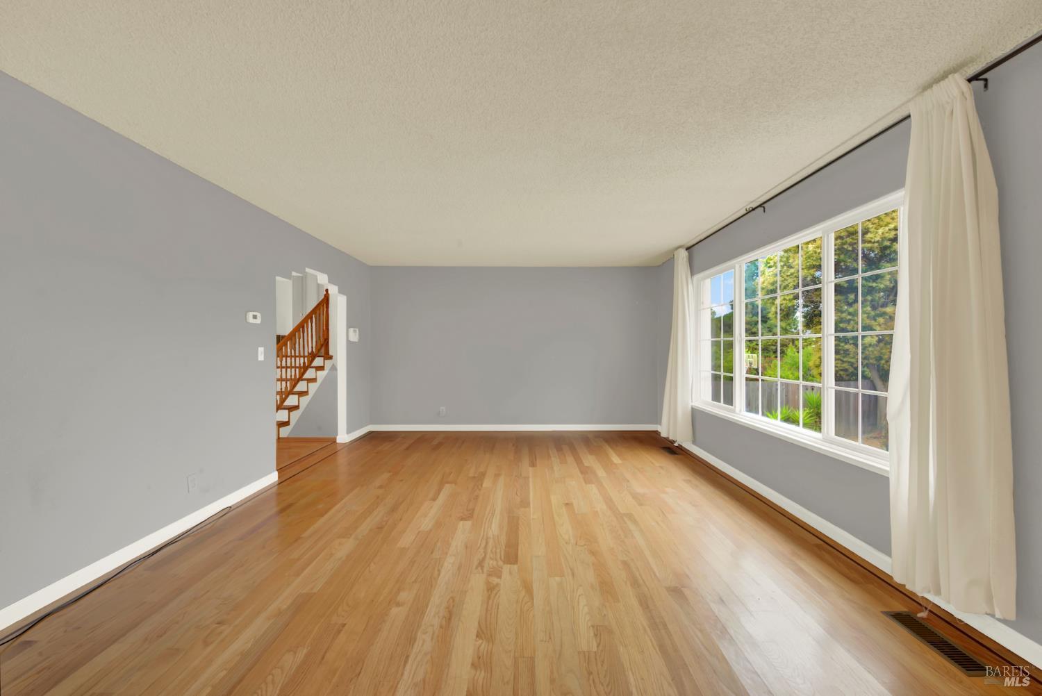 Detail Gallery Image 8 of 62 For 112 Picadilly Cir, Vallejo,  CA 94591 - 4 Beds | 3 Baths