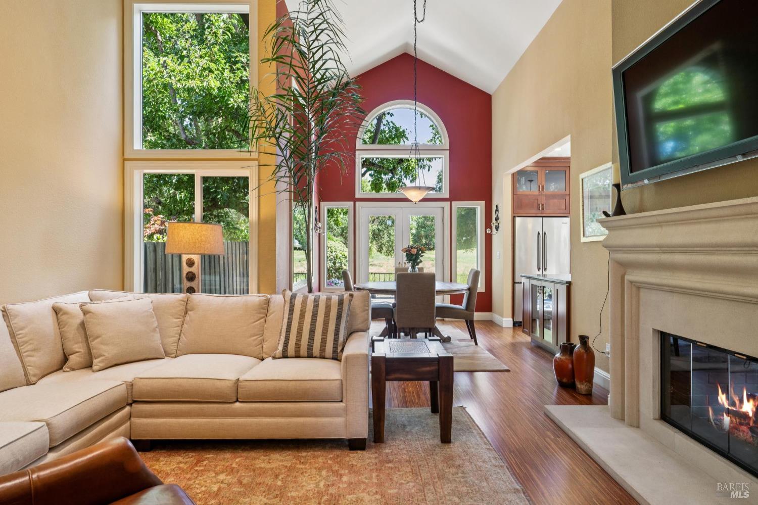 Detail Gallery Image 8 of 43 For 12 Birnam Wood Ct, Petaluma,  CA 94954 - 3 Beds | 2/1 Baths