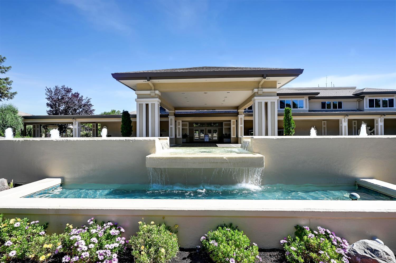 Detail Gallery Image 12 of 19 For 400 Deer Valley Rd 3g,  San Rafael,  CA 94903 - 1 Beds | 2 Baths