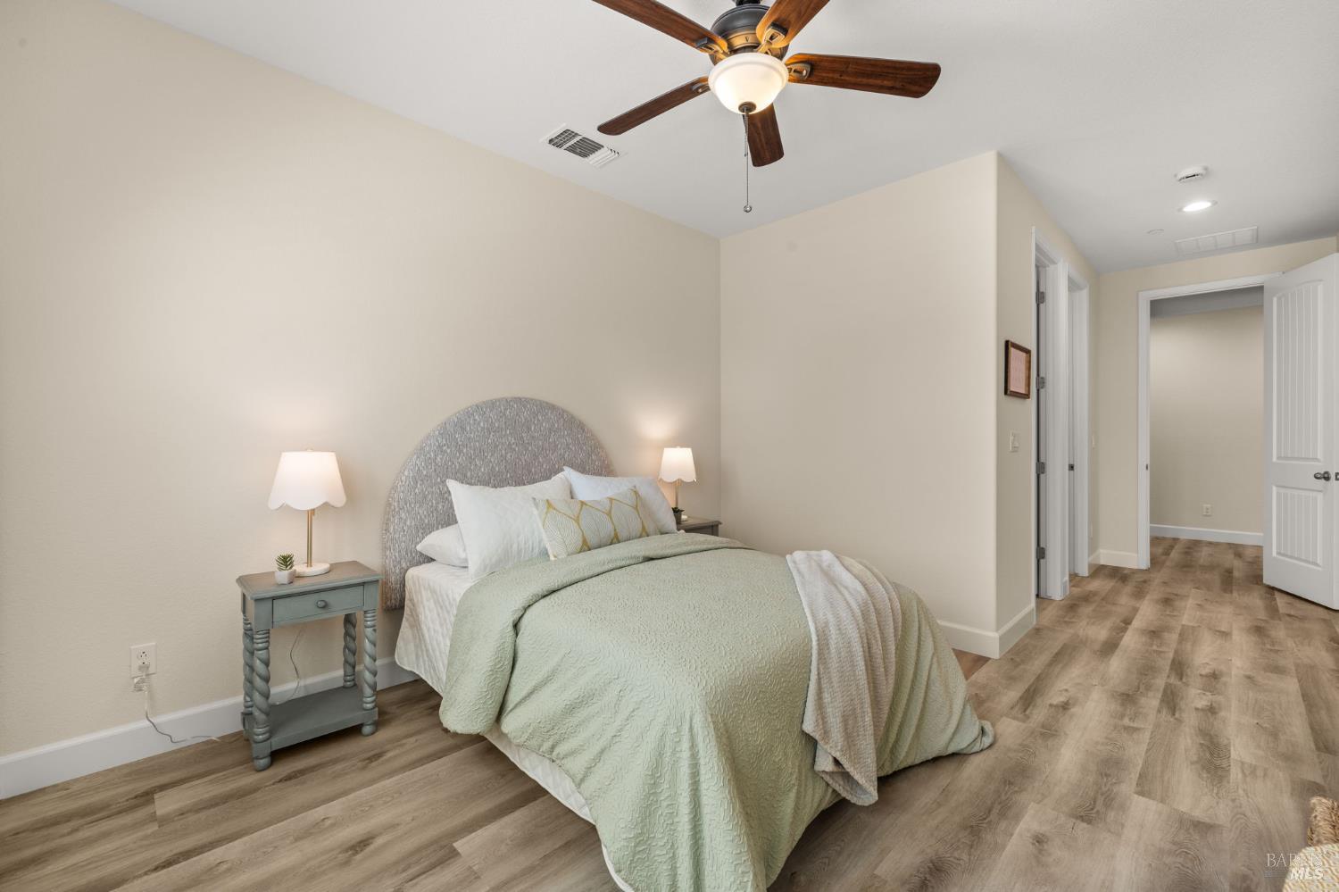 Detail Gallery Image 18 of 88 For 685 Elderberry Loop, Vacaville,  CA 95688 - 5 Beds | 4/1 Baths