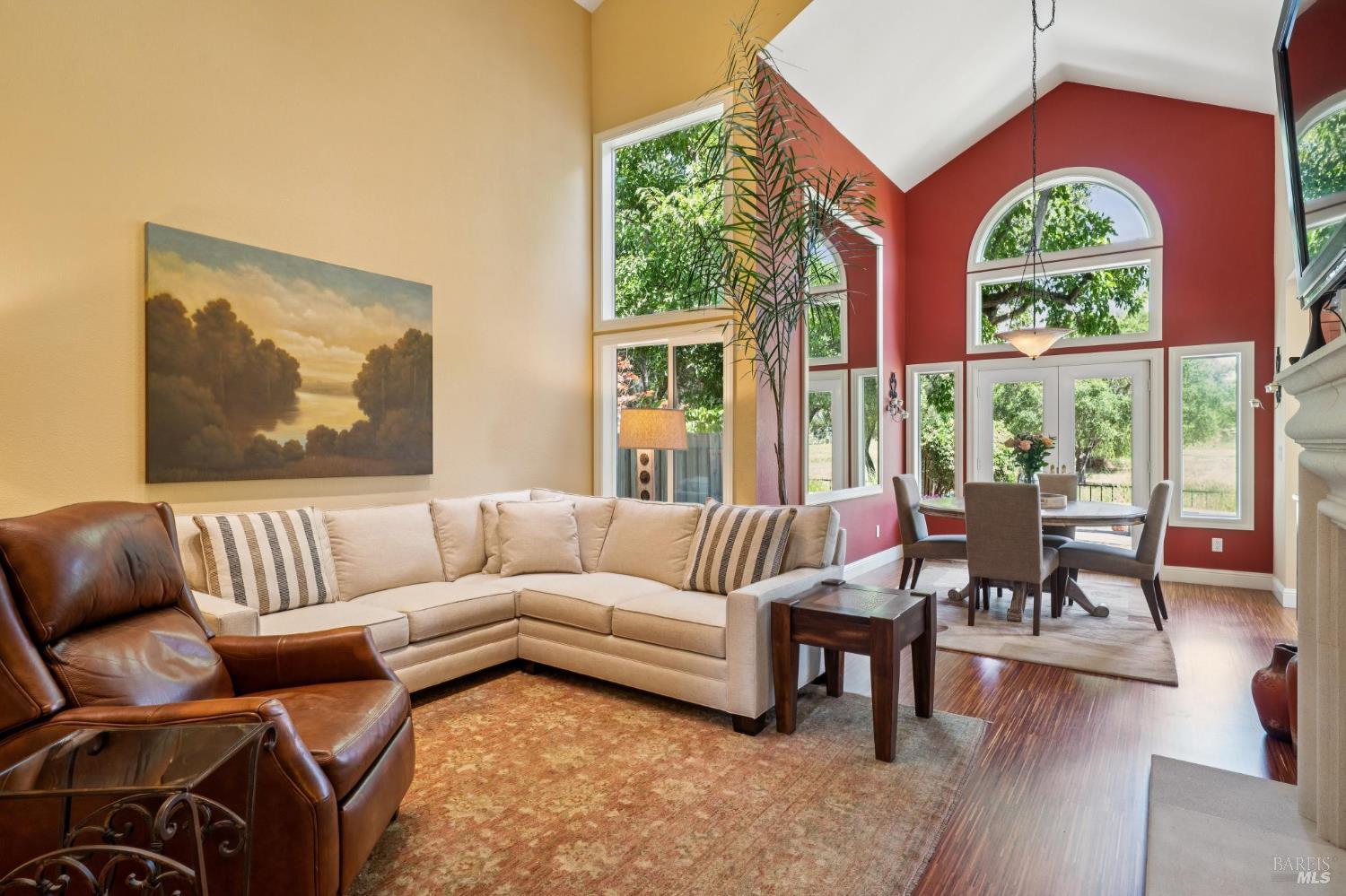Detail Gallery Image 9 of 43 For 12 Birnam Wood Ct, Petaluma,  CA 94954 - 3 Beds | 2/1 Baths