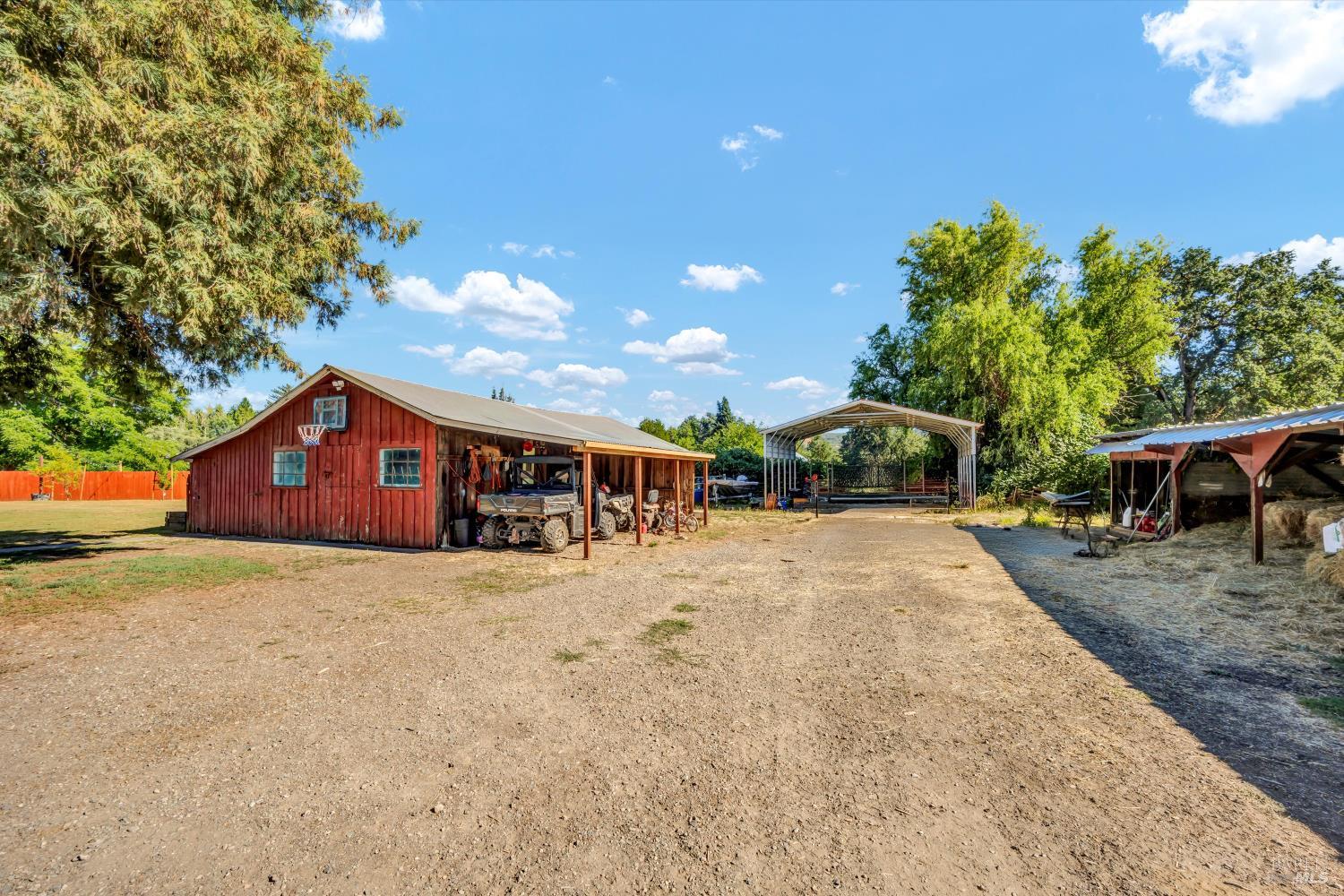Detail Gallery Image 52 of 56 For 9099 E Side Potter Valley Rd, Potter Valley,  CA 95469 - 3 Beds | 3 Baths