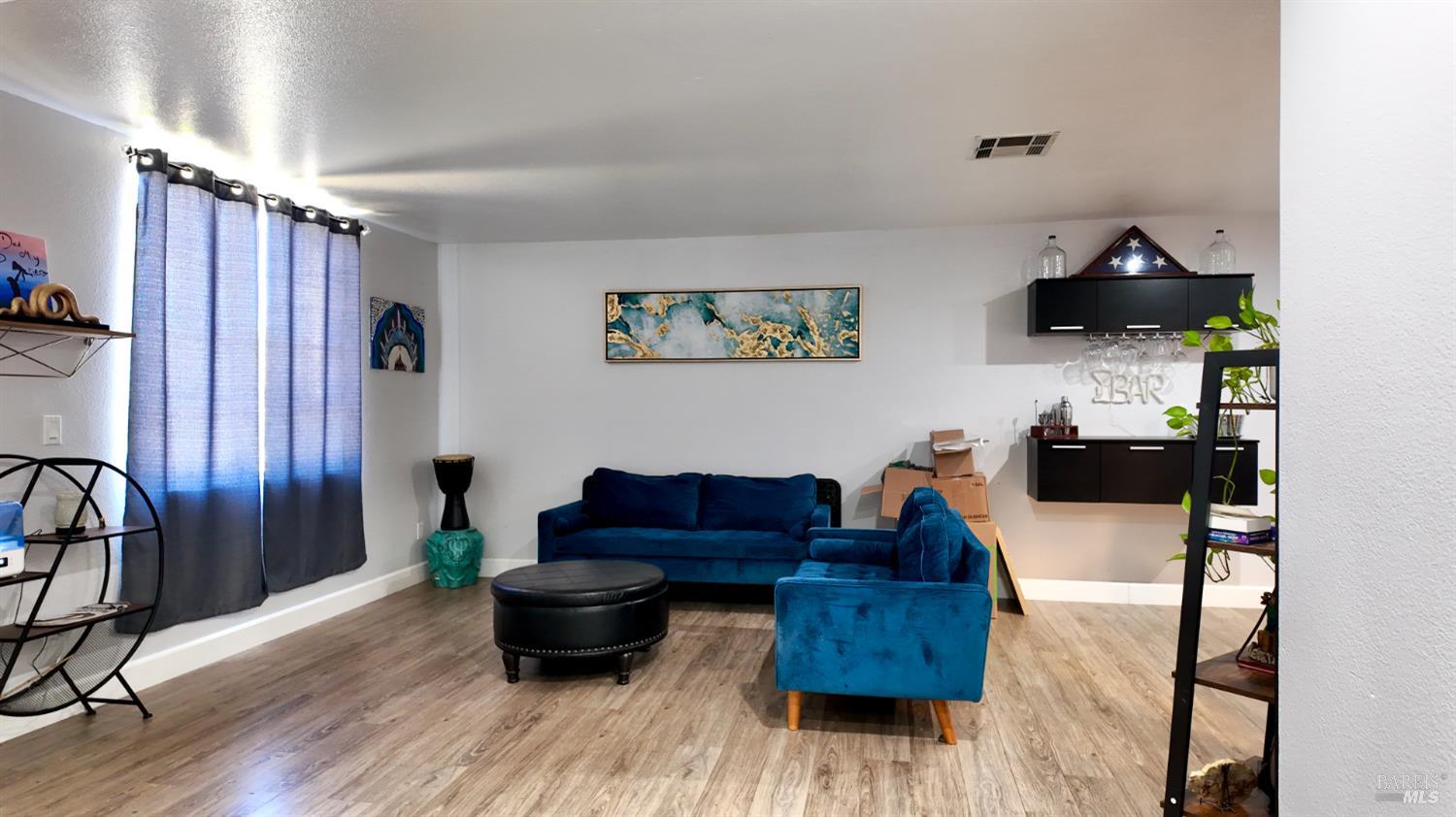 Detail Gallery Image 5 of 25 For 1420 Oak Haven Way, Antioch,  CA 94531 - 4 Beds | 2/1 Baths