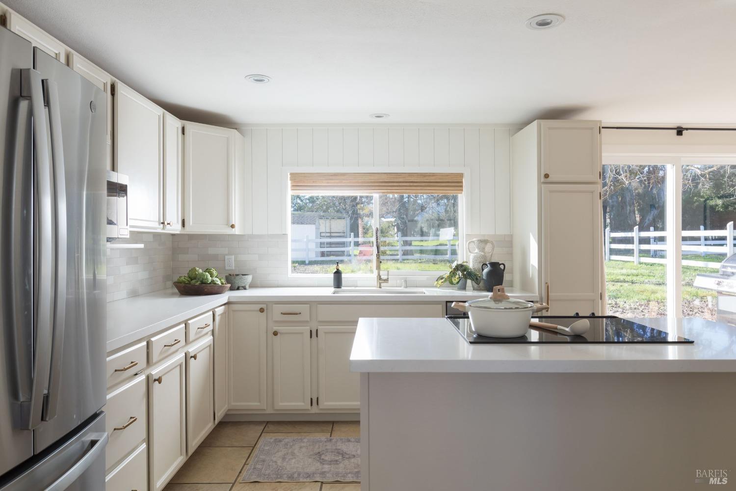 Detail Gallery Image 16 of 29 For 19440 Cypress Rd, Sonoma,  CA 95476 - 3 Beds | 2/1 Baths