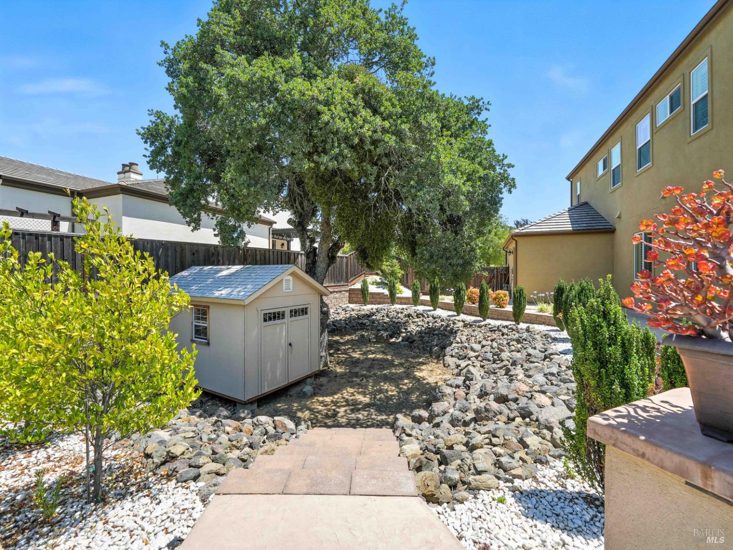 Detail Gallery Image 29 of 37 For 715 Bridle Ridge Dr, Fairfield,  CA 94534 - 5 Beds | 5/1 Baths