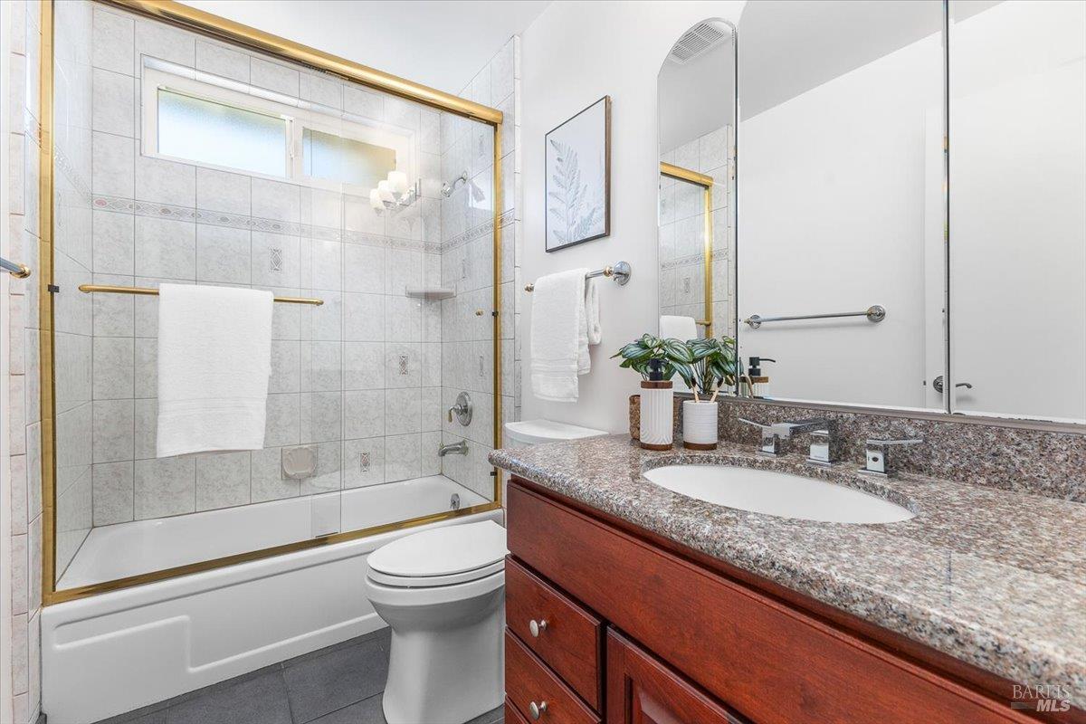 Detail Gallery Image 22 of 44 For 4305 Leafwood Cir, Santa Rosa,  CA 95405 - 3 Beds | 2 Baths