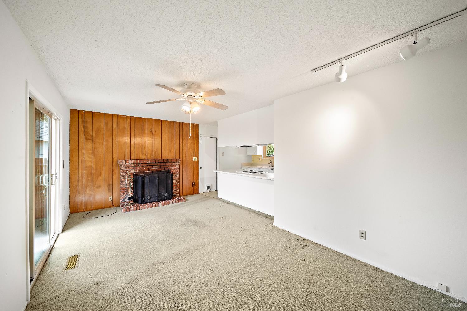 Detail Gallery Image 10 of 35 For 717 Willrush St, Santa Rosa,  CA 95401 - 3 Beds | 2 Baths