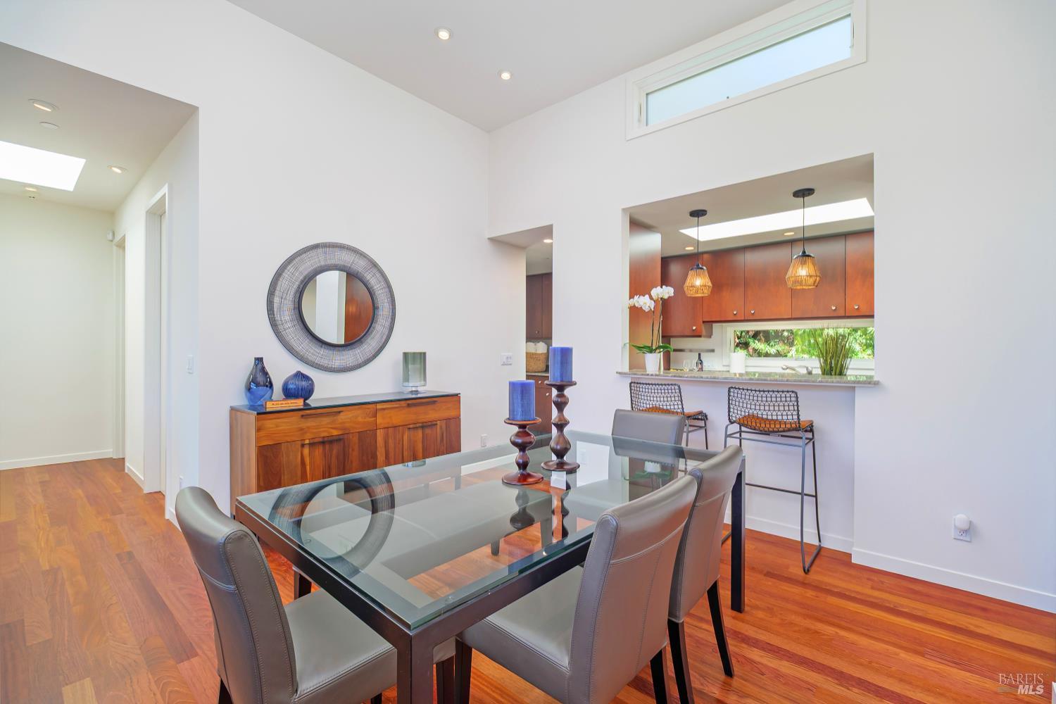 Detail Gallery Image 13 of 27 For 15 Stetson Ave, Kentfield,  CA 94904 - 3 Beds | 2 Baths