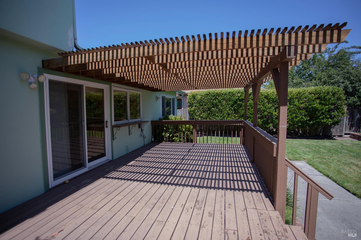 Detail Gallery Image 31 of 39 For 1688 Kearny Ct, Petaluma,  CA 94954 - 5 Beds | 2/1 Baths