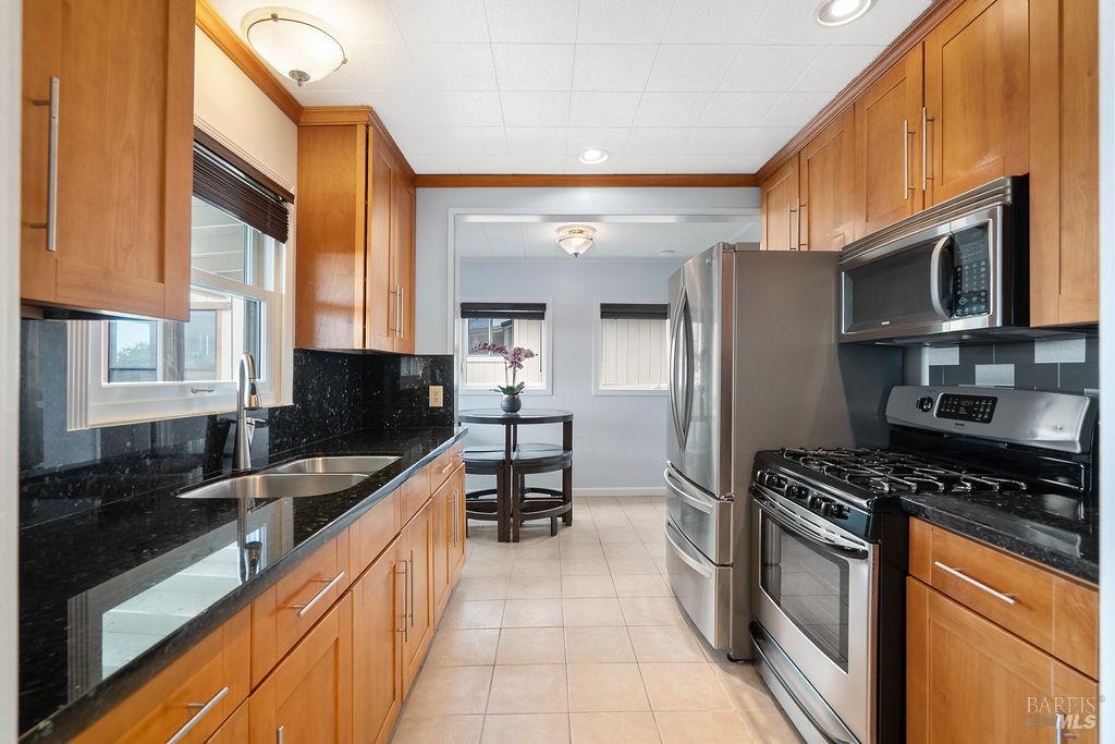Detail Gallery Image 8 of 36 For 185 Baxter St, Vallejo,  CA 94590 - 2 Beds | 1 Baths
