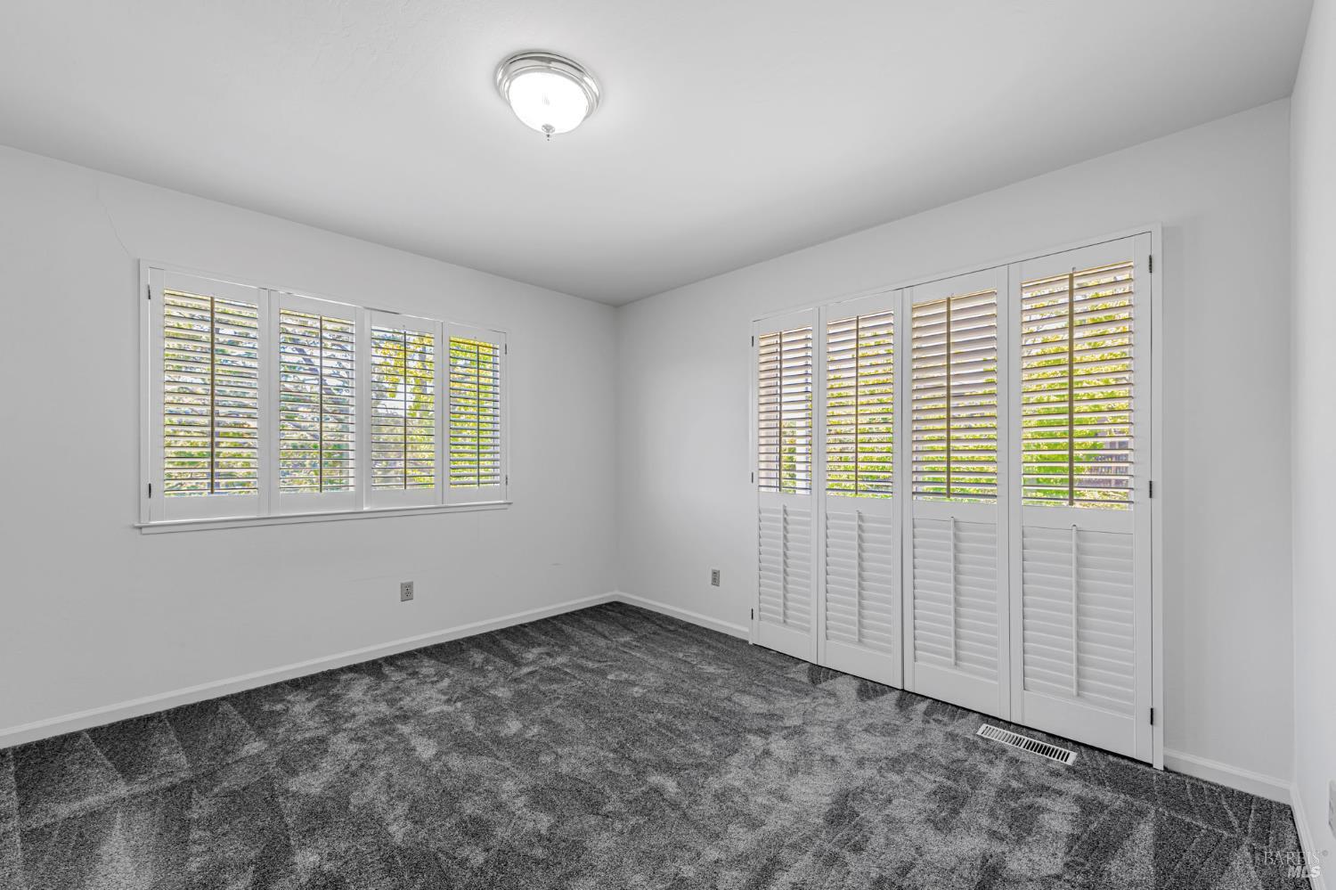 Detail Gallery Image 20 of 44 For 155 Dominican Dr, San Rafael,  CA 94901 - 3 Beds | 2/1 Baths