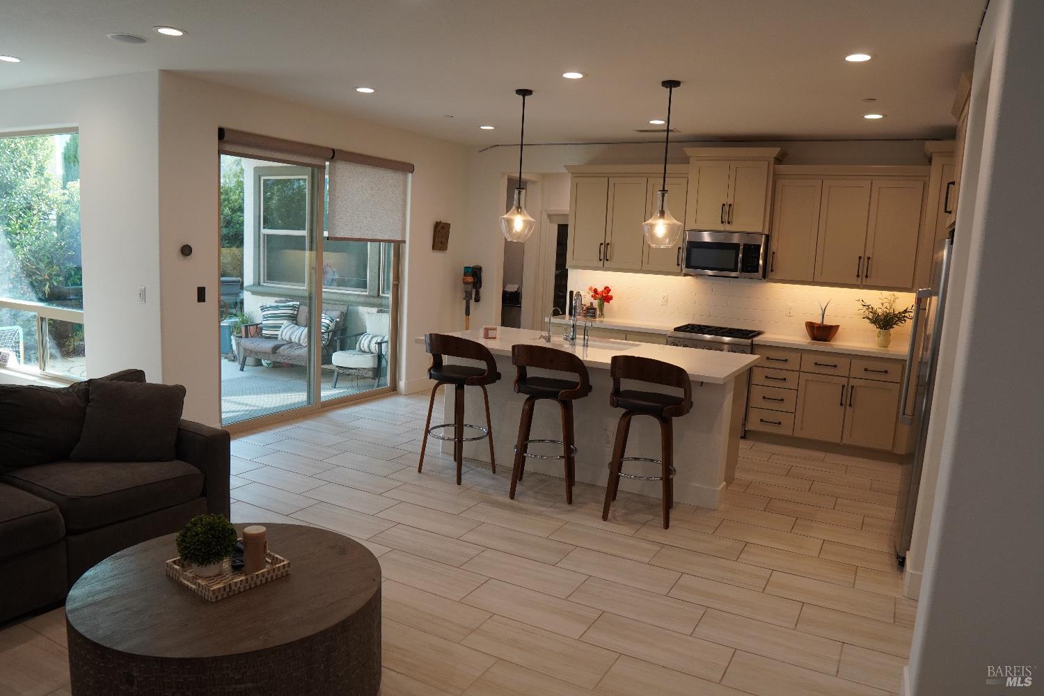 Detail Gallery Image 7 of 26 For 4288 Horizon Dr, Madera,  CA 93636 - 3 Beds | 2/1 Baths