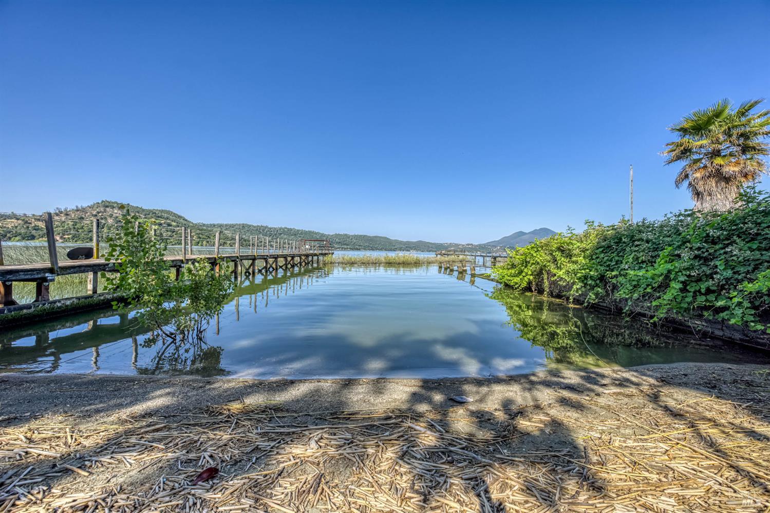 Detail Gallery Image 2 of 36 For 14095 Lakeshore Dr, Clearlake,  CA 95422 - 2 Beds | 1/1 Baths