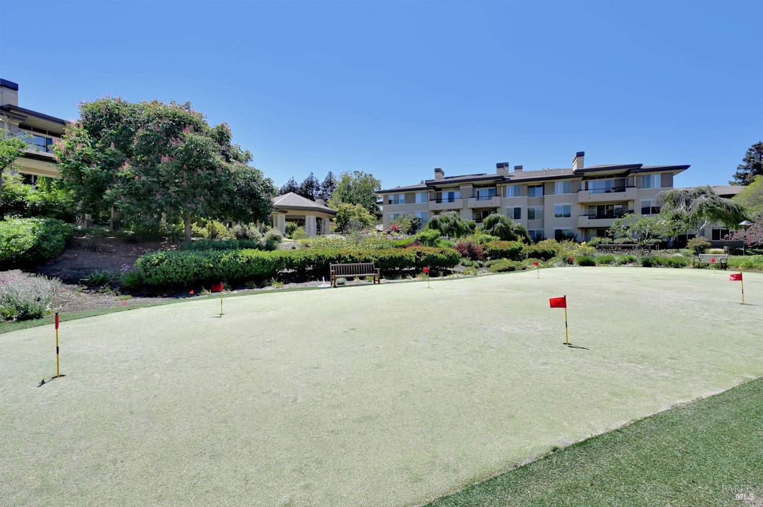 Detail Gallery Image 19 of 19 For 400 Deer Valley Rd 3g,  San Rafael,  CA 94903 - 1 Beds | 2 Baths