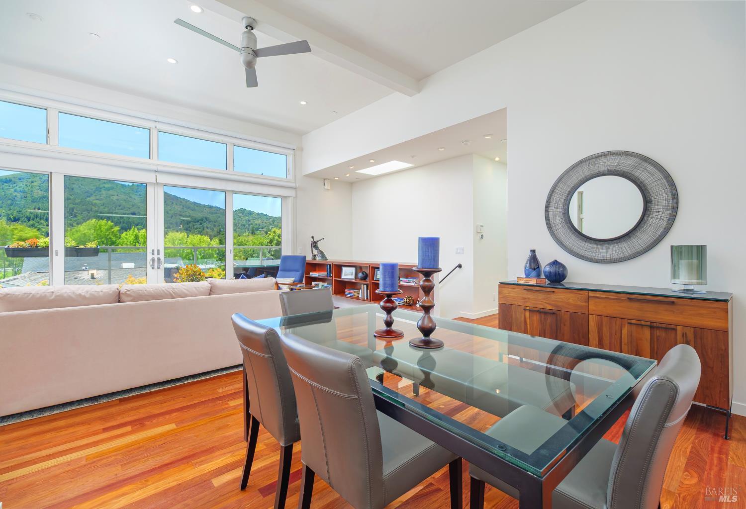 Detail Gallery Image 12 of 27 For 15 Stetson Ave, Kentfield,  CA 94904 - 3 Beds | 2 Baths
