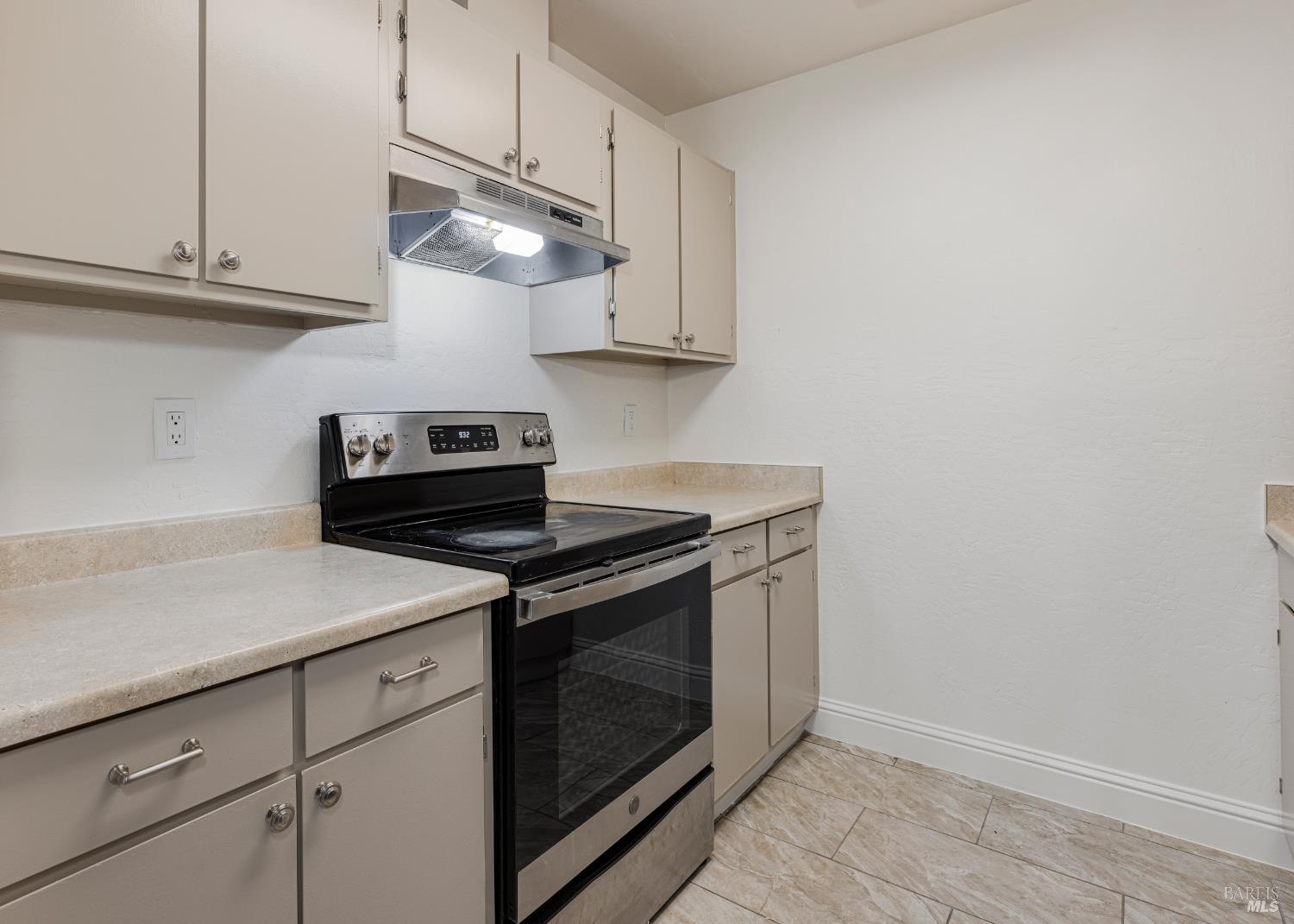 Detail Gallery Image 6 of 33 For 1550 Center Rd #45,  Novato,  CA 94947 - 2 Beds | 1/1 Baths