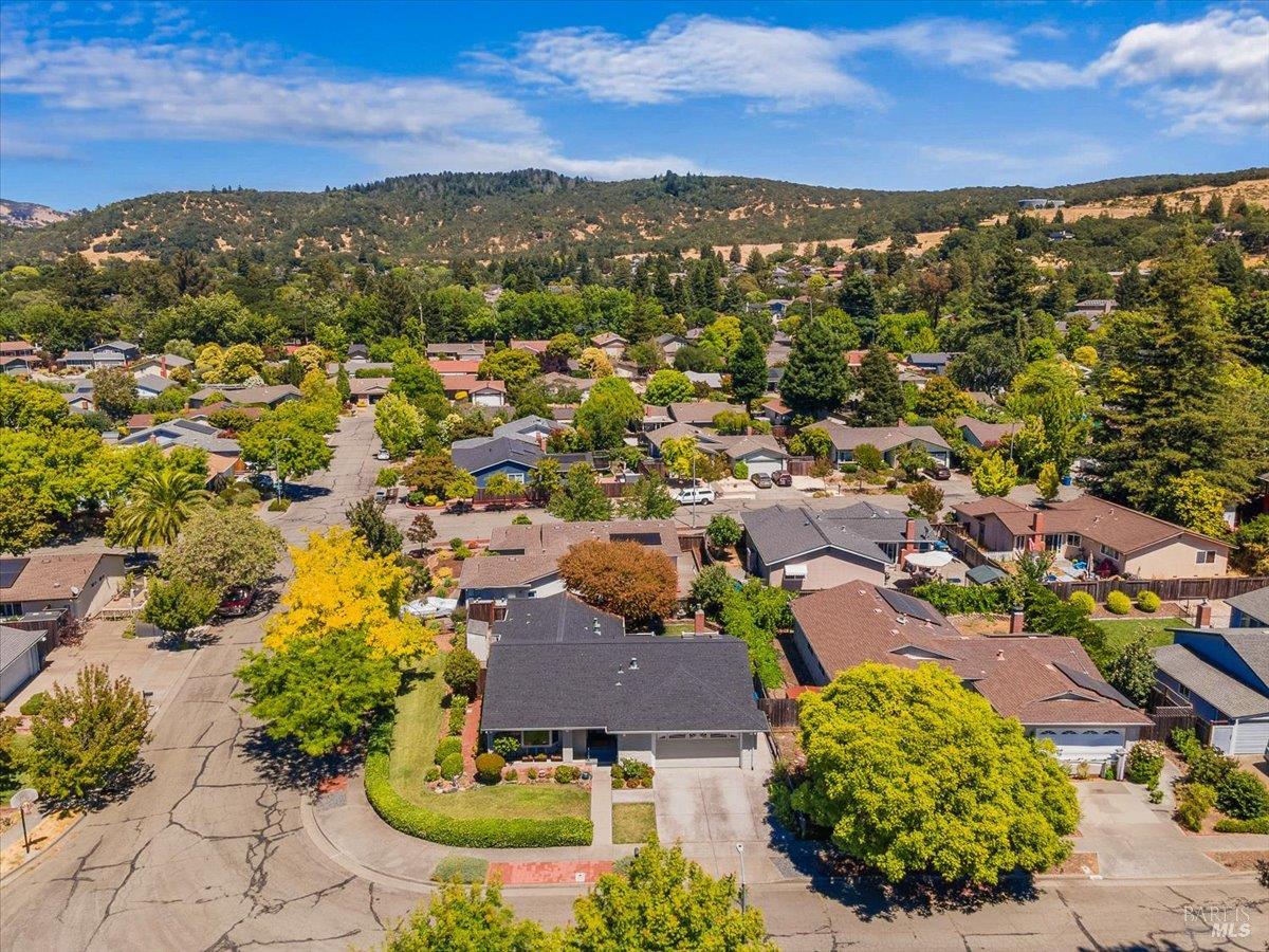Detail Gallery Image 43 of 44 For 4305 Leafwood Cir, Santa Rosa,  CA 95405 - 3 Beds | 2 Baths