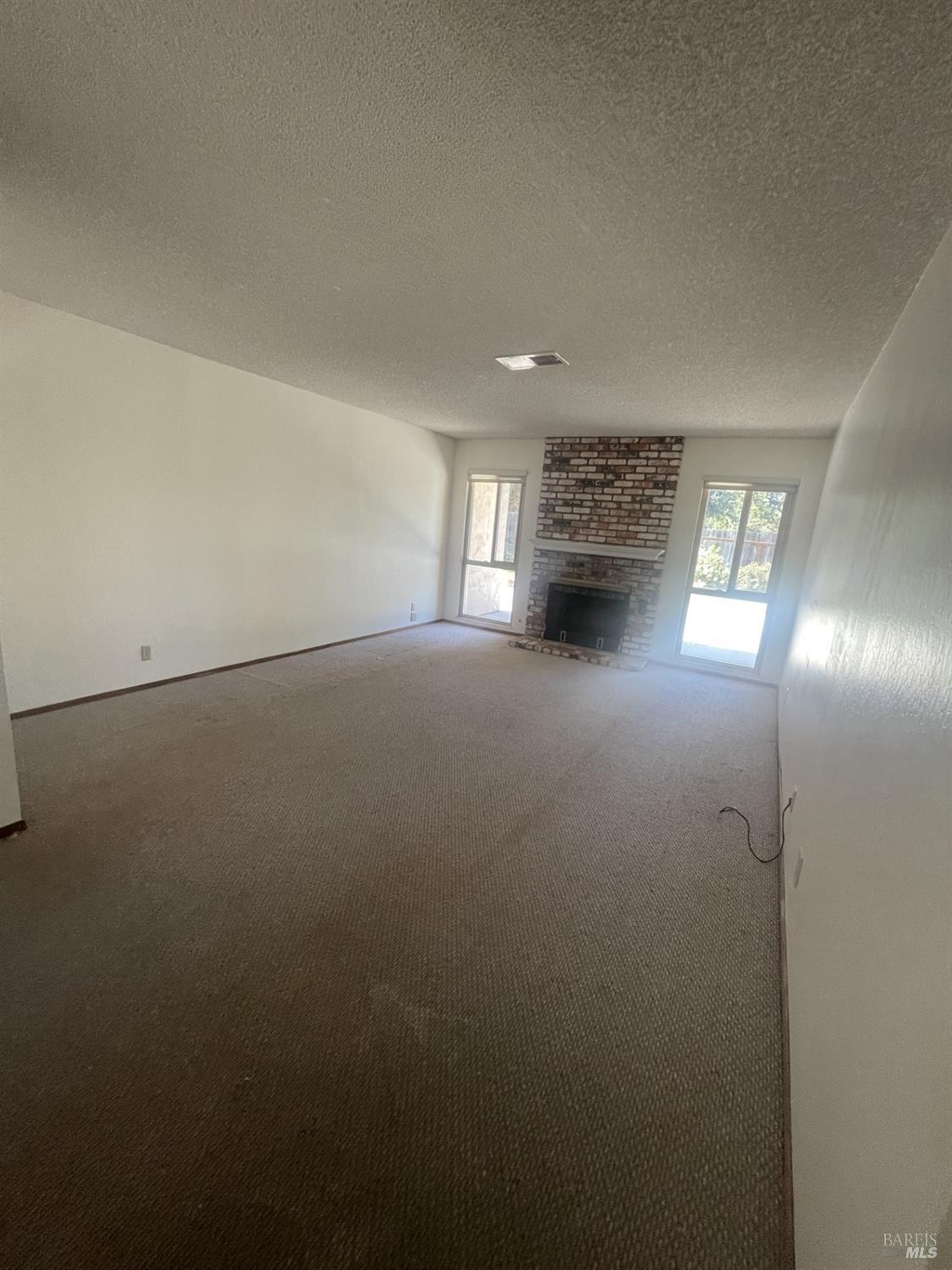 Detail Gallery Image 4 of 11 For 235 Panorama Dr, Benicia,  CA 94510 - 3 Beds | 2 Baths