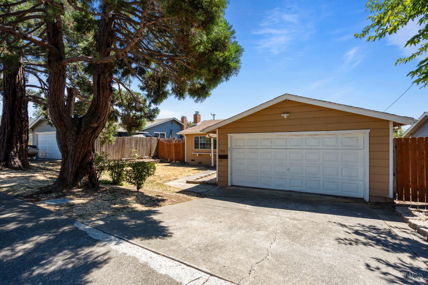 Detail Gallery Image 2 of 30 For 201 Redwing St, Vallejo,  CA 94589 - 3 Beds | 2 Baths