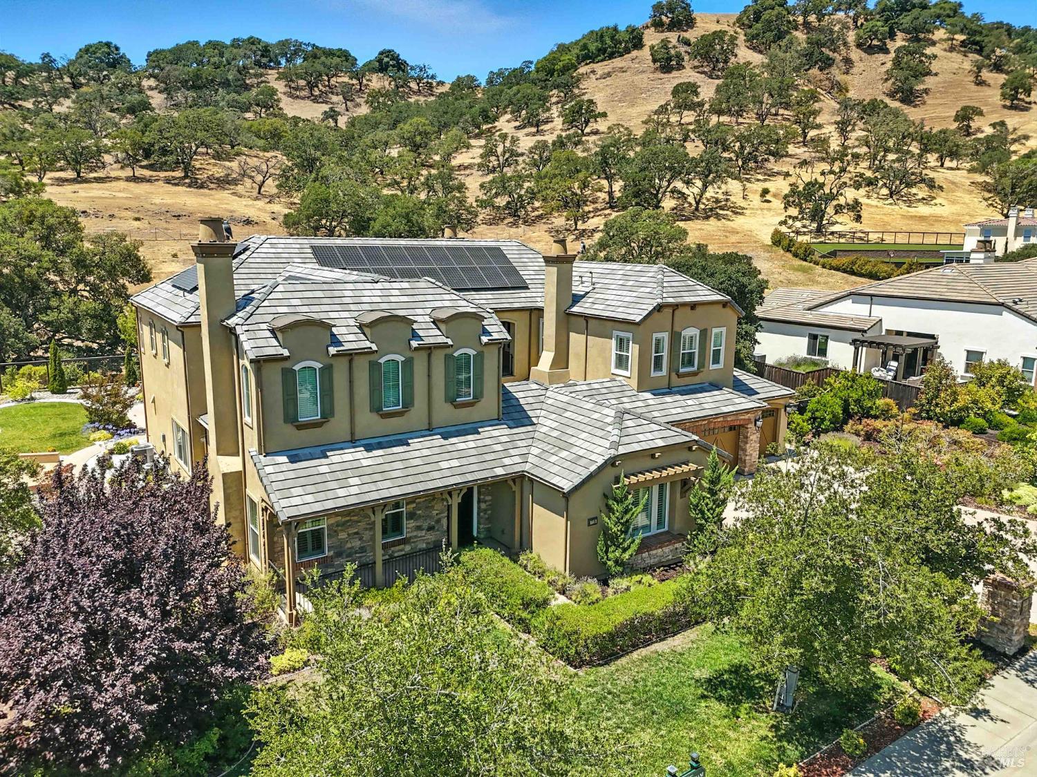 Detail Gallery Image 31 of 37 For 715 Bridle Ridge Dr, Fairfield,  CA 94534 - 5 Beds | 5/1 Baths