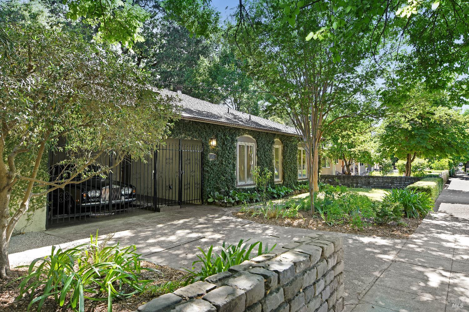 Detail Gallery Image 24 of 25 For 255 E Napa St, Sonoma,  CA 95476 - 2 Beds | 2 Baths