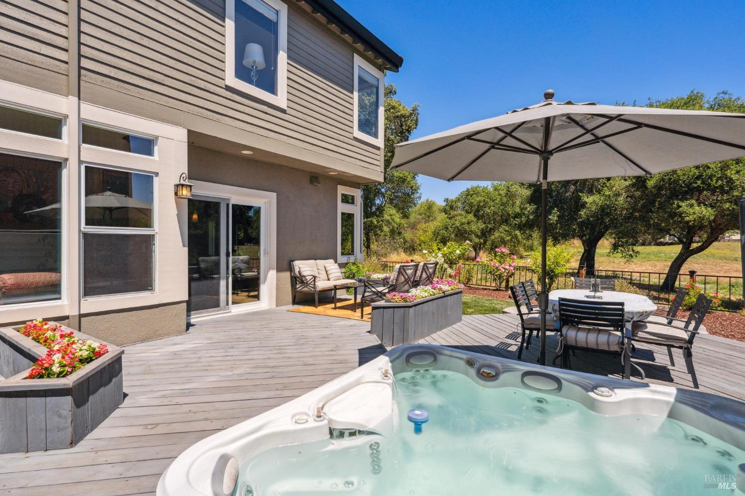 Detail Gallery Image 27 of 43 For 12 Birnam Wood Ct, Petaluma,  CA 94954 - 3 Beds | 2/1 Baths