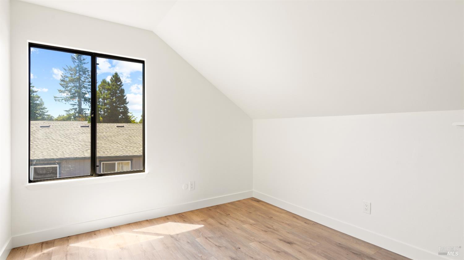 Detail Gallery Image 37 of 49 For 6032 Elsa Ave, Rohnert Park,  CA 94928 - 4 Beds | 3 Baths