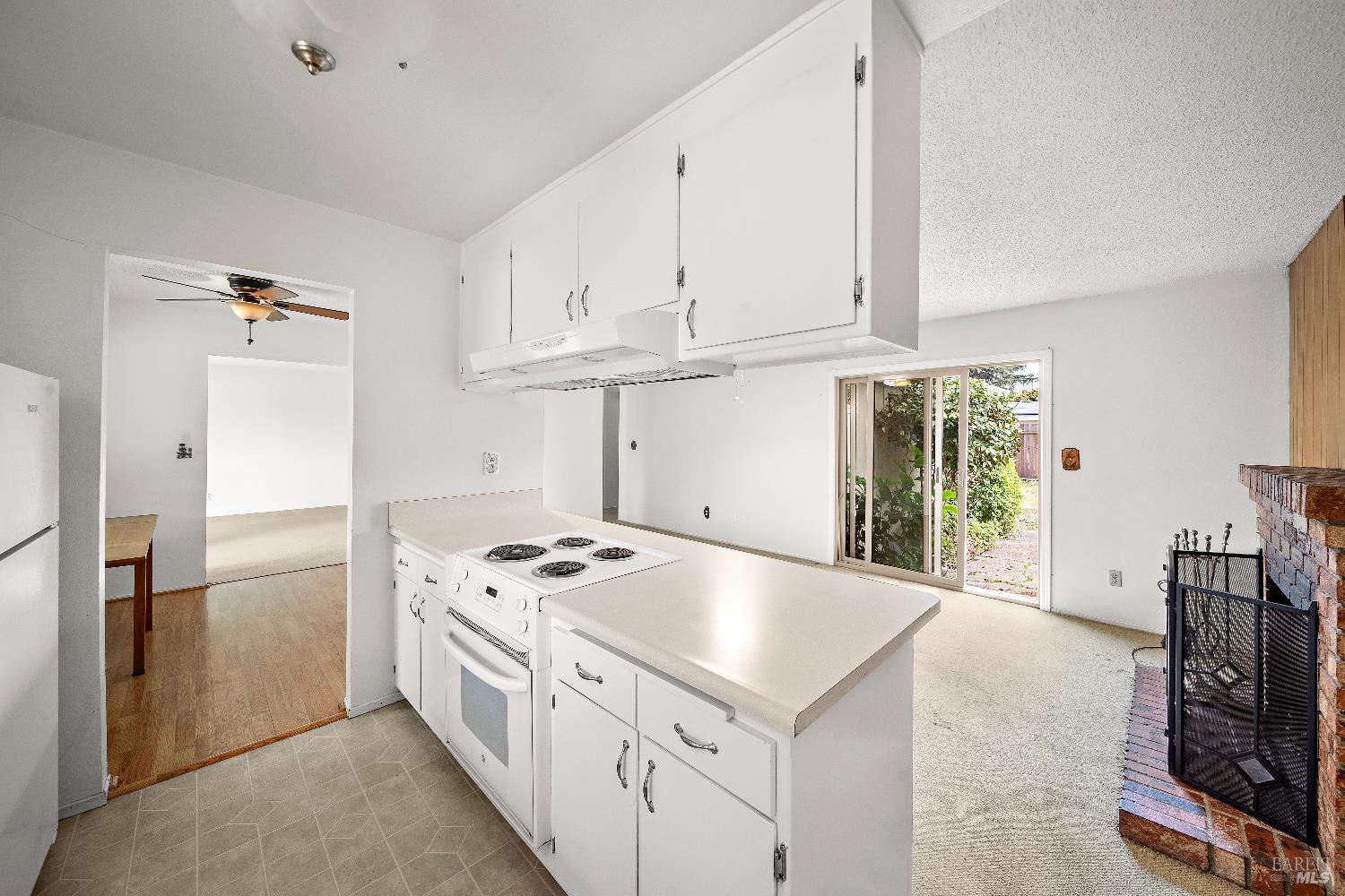 Detail Gallery Image 11 of 35 For 717 Willrush St, Santa Rosa,  CA 95401 - 3 Beds | 2 Baths