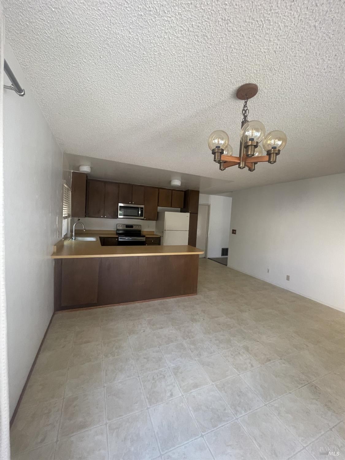 Detail Gallery Image 5 of 11 For 235 Panorama Dr, Benicia,  CA 94510 - 3 Beds | 2 Baths